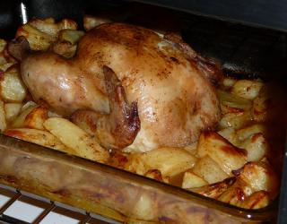 Poulet Aux Pommes De Terre Cuit Au Four