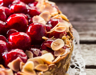 Recette Gateau Aux Cerises Confites Et Amandes En Video