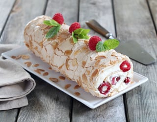 Recette Gateau Roule Meringe Aux Fruits Rouges En Video