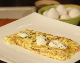 Recette Omelette Au Saumon De Norvege Fume Et Fromage En Video