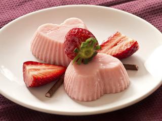 Cœurs de panna cotta à la fraise Coeurs-de-panna-cotta-a-la-fraise
