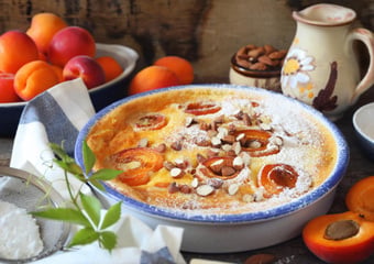 Oubliez la cerise ! Ce clafoutis fondant à l'abricot va devenir votre dessert star de l'été