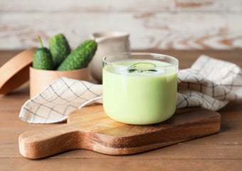 Les fortes chaleurs de retour : cette recette de milk-shake aux herbes et concombre de Stéphanie Le Quellec va vous rafraîchir !