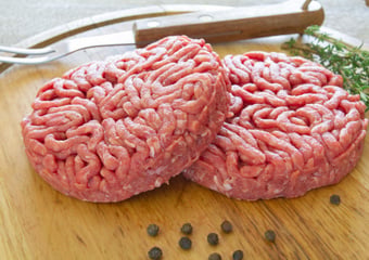 Rappel produit chez Auchan : ces steaks hachés rappelés pour risque d’intoxication alimentaire, votre magasin est-il concerné ?