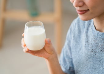 Quelle est la différence entre intolérance au lactose et allergie aux protéines de lait de vache (PLV) ?