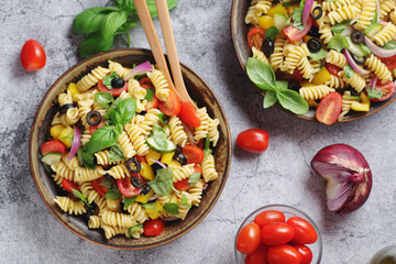 Pour un pique-nique, voici 3 salades de pâtes à faire en 15 minutes !