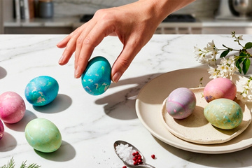 Découvrez comment colorer naturellement vos œufs de Pâques avec les ingrédients de vos placards