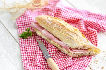 Jambon beurre, le traditionnel sandwich parisien