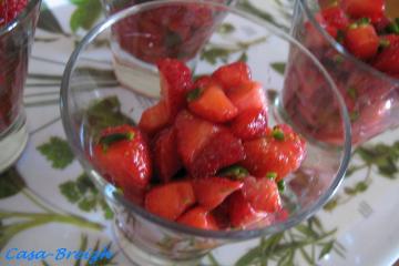 Tartare de fraises aux pistaches