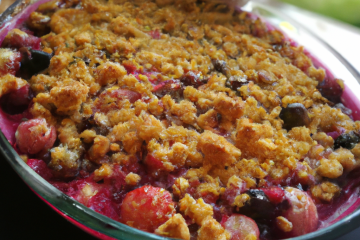 Crumble fraises groseilles cassis