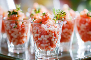 Verrines de perles du Japon au surimi et aux œufs de lump