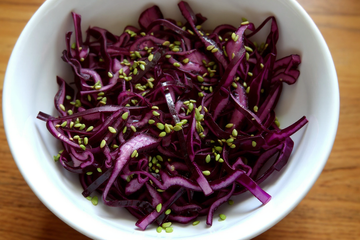 Salade de chou rouge à l'asiatique