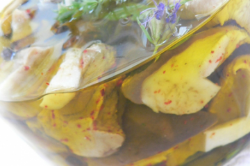 Cèpes marinés à l'huile d'olive