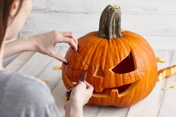 Voici la méthode la plus simple pour sculpter une citrouille d’Halloween sans se louper