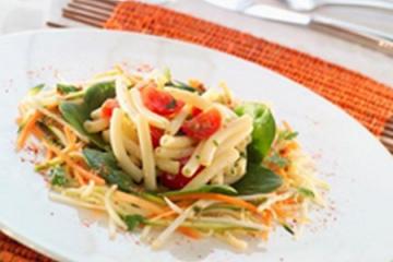 Salade de légumes, macaronis et vinaigrette à la chicorée - Chicorée Leroux