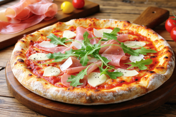 Pizza au jambon de Parme et roquette