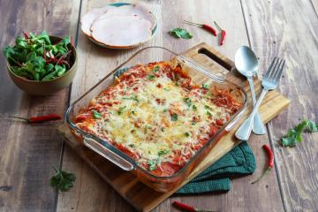 Enchiladas au rôti de porc et sauce tomate épicée
