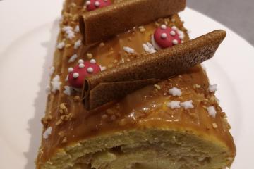 Bûche au caramel au beurre salé