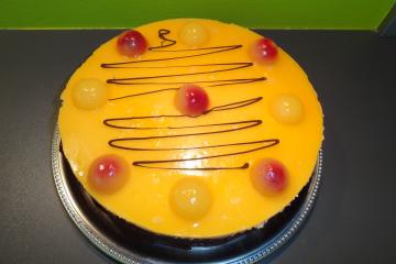 Entremet fruité : mangues, framboises et passion