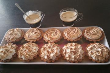 Tarte au citron : petites boules de crème et meringue onctueuse