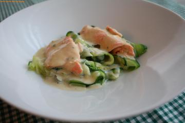 Tagliatelles de courgette au saumon et sabayon de Roquefort