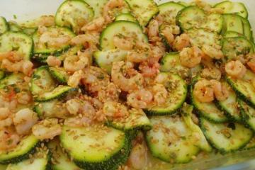 Courgettes et crevettes marinées au curry