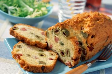 Cake au jambon et olives