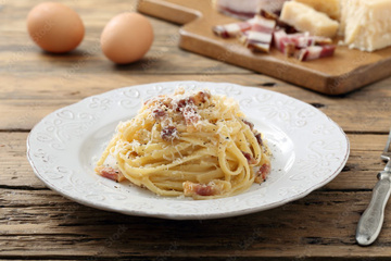 Les pâtes carbonara avec ou sans la crème ?