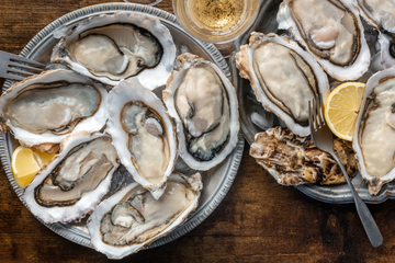 Conseils huîtres : Ouverture, conservation... Tout savoir sur les huîtres pour réussir votre repas de Noël 2025