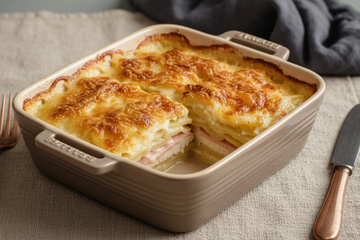 Retour en enfance assuré avec ce gratin de pommes de terre au poulet façon Dauphinois