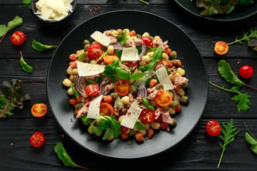 Cet ingrédient inattendu va transformer votre banale salade en un plat ultra gourmand