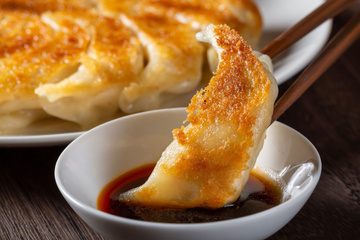 Nouvel An chinois : notre recette pour des raviolis grillés croustillants et irrésistibles !