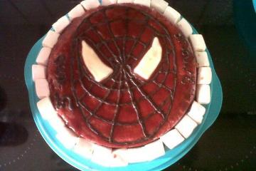 Recette - Gâteau anniversaire Spiderman en vidéo 