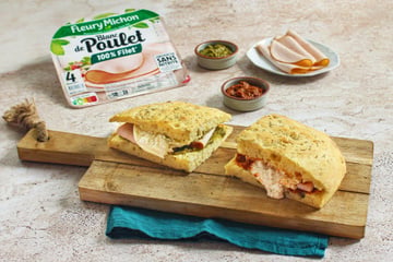 Focaccia sandwich au blanc de poulet et burrata