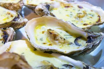 Huîtres chaudes au champagne et champignons de Paris