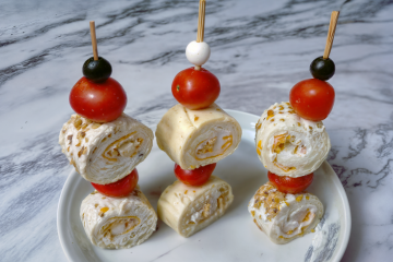 Brochettes de roulés au surimi