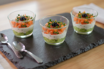 Verrine avocat-saumon-boursin