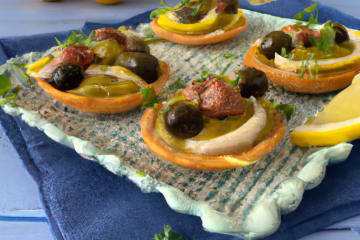 Tartelette à la sardinade, aiguillettes d'olives citronnées