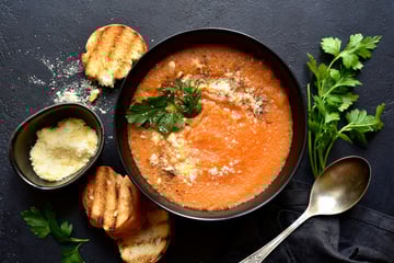 La recette légère parfaite après Noël : une soupe de carottes au parmesan