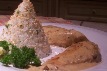 Recette - Blancs de poulet à la crème et moutarde de Dijon en vidéo 