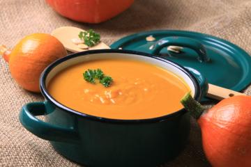 Soupe au potimarron avec une pointe de crème