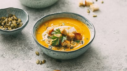 On vous partage nos meilleures astuces pour donner du goût à une soupe trop fade !