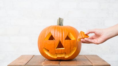 Vous ratez votre citrouille d'Halloween ? La méthode infaillible pour la sculpter facilement sans se louper
