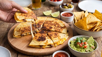 Oubliez les chips : la recette des quesadillas à la viande hachée pour un apéro ultra-gourmand