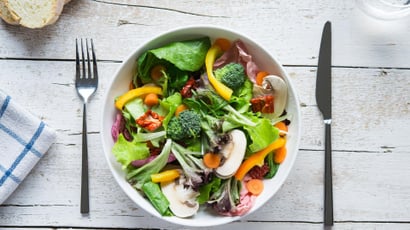 Vous mangez vos champignons crus en salade ? Voici pourquoi il vaut mieux éviter selon ses experts