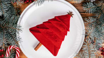 Nos plus beaux pliages de serviettes de Noël pour une déco de table parfaite !