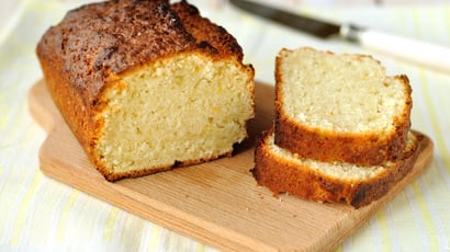 Le secret d'un gâteau au yaourt ultra-moelleux et sans gras ? Remplacer l'huile par ce célèbre basique du goûter