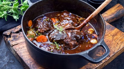Cette diététicienne révèle son astuce toute simple pour rendre le bœuf bourguignon plus équilibré sans le dénaturer
