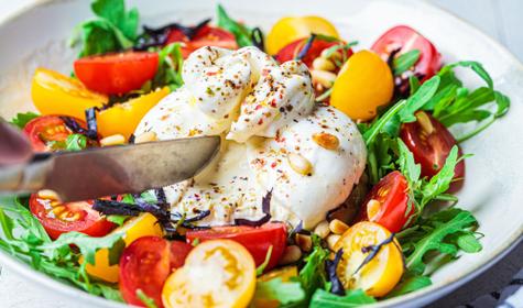 Mozzarella VS burrata : quelle est vraiment la différence ?