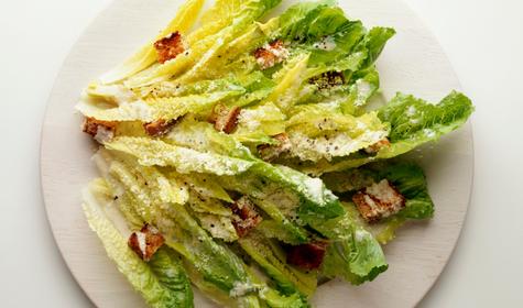 On a tranché : doit-on mettre des anchois dans la salade César ?